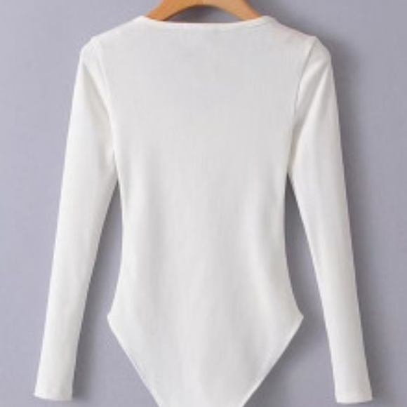 It's Back! 💋 Zip Up Bodysuit - Picture 4 of 4